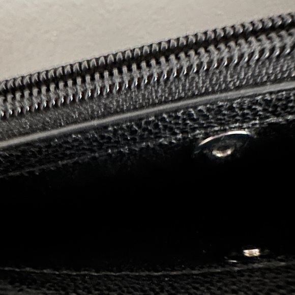 Calvin Klein long crossover shoulder handbag with 3 sections for storage. - Picture 3 of 4